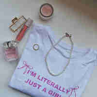 “I’m just a girl” тениска