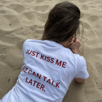“Just kiss me” тениска