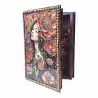 ГОЛЯМА КУТИЯ/КНИГА