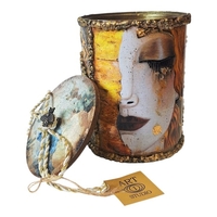 ГОЛЯМА МЕТАЛНА КУТИЯ