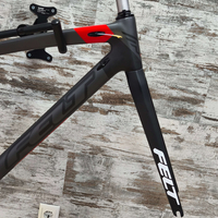 Карбонова рамка FELT ZW2 Rim с дефект на боята | 43