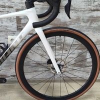 Giant Defy Pro 1 Disc 105 Di2/Ultegra Aeolus Pro 37 Tubeless | S