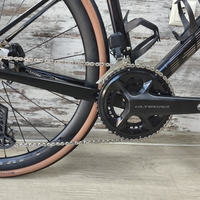 Giant Defy Pro 1 Disc 105 Di2/Ultegra Aeolus Pro 37 Tubeless | S