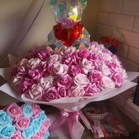 Букет със светещо мече и 79 фоамени рози