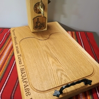 Дъска за мезета с чешма и диспенсър за алкохол