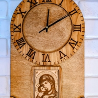 Стенен часовник с икона