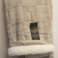 Меко одеяло с пухкава подплата в бежово