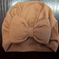 Бебешка шапка тип тюрбан 0-6 месеца