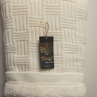 Меко одеяло с пухкава подплата в цвят слонова кост