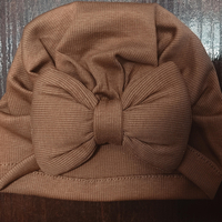 Бебешка шапка тип тюрбан 0-6 месеца