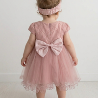 Рокля от дантела и тюл в цвят пепел от рози