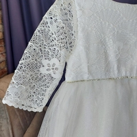 Официална рокля в бяло от тюл и дантела