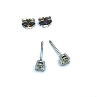 Сребърни обици с мойсанит