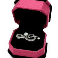 Брошка ключ сол с марказити и седеф