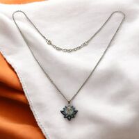Сребърно колие Лотос с циркони