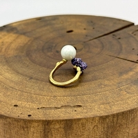 Пръстен с перла и лилави циркони