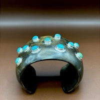 Гривна от дърво със сребърни елементи и тюркоаз