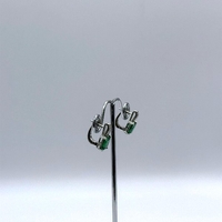 Комплект от обици и висулка със синтетичен смарагд