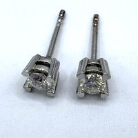 Сребърни обици с мойсанит