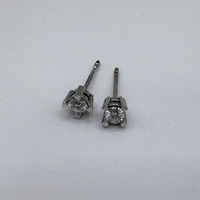 Сребърни обици с мойсанит