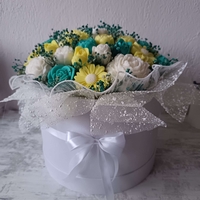 Голяма аранжировка със соеви цветя