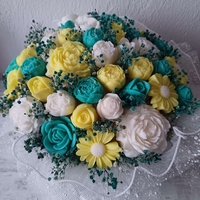 Голяма аранжировка със соеви цветя