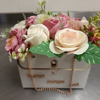 Чантичка с цветя