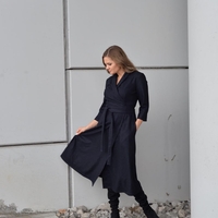 Топла вълнена рокля с прехлупване и шал яка