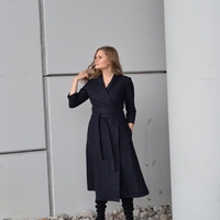 Топла вълнена рокля с прехлупване и шал яка