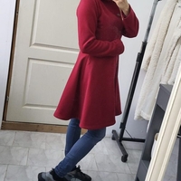 Вълнено палто с качулка в цвят бордо
