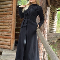 Черно елегантно дълго палто с качулка и колан