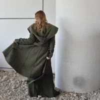 Палто жилетка с голяма качулка и колан