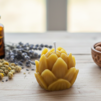 Свещ Лотос от пчелен восък | Ръчна изработка Флоримед