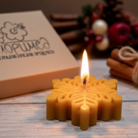 Ароматна свещ от 100% пчелен восък „Златна Снежинка“ – Флоримед