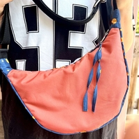 Чанта с регулируема дръжка 