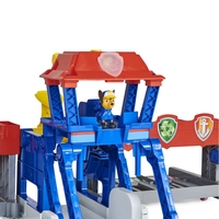 Игрален комплект Spin Master Paw Patrol Big Truck Pups с превозни средства и фигура, с музика и светлини