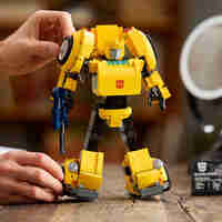 LEGO® Icons Transformers Бъмбълби 10338