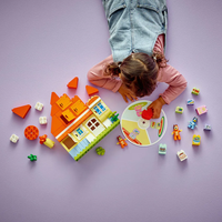 LEGO® DUPLO® Bluey семейната къща на Блуи 10459