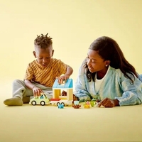 LEGO® DUPLO® Town Семейна къща на колела 10986