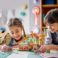 LEGO® Friends Конюшнята на Отъм 41745