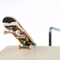 Игрален комплект Spin Master Tech Deck Real Wood, Рампа Shred Pyramid & фингърборд Blind