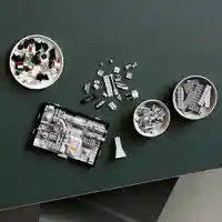LEGO® Star Wars™ Диорама на полета към шахтата на Death Star 75329