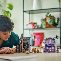 LEGO® Harry Potter™ Оливандър и дрехи от Мадам Молкин 76439