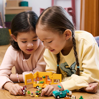 LEGO® Animal Crossing™ Каравана и градинарски магазин на Leif 77054