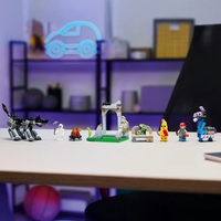 LEGO® Fortnite® Лагерът на Peely и Sparkplug 77075
