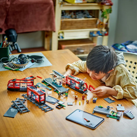 LEGO® City Трамвай и гара в центъра на града 60423