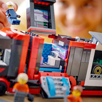 LEGO® City F1® Камион с коли RB20 и AMR24 от F1® 60445