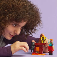 LEGO® Minecraft® Битка в пъклената лава 21266