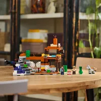 LEGO® Minecraft® Миньорска шахта в неплодородните земи 21263