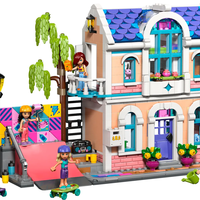 LEGO® Friends Семейната къща на Лиан 42687
